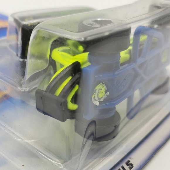 2001 Hot Wheels Mainline #129 Slide Out Lime/Black w/Chrome 3 Sp Wheel Variant - Picture 8 of 15